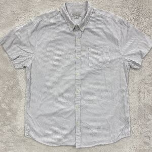 Urban Man | White Short Sleeve Button-Down Shirt with Navy Dot Pattern | Size XL